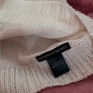 Victoria's Secret White Cream Jeweled Infinity Knit Scarf O/S